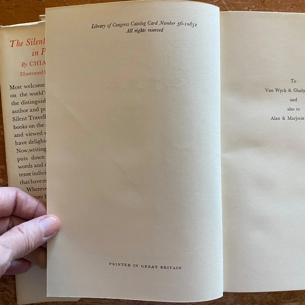 W.W. Norton Cream Dust Jacket Silent Traveller in Paris Hardcover Book OS‎